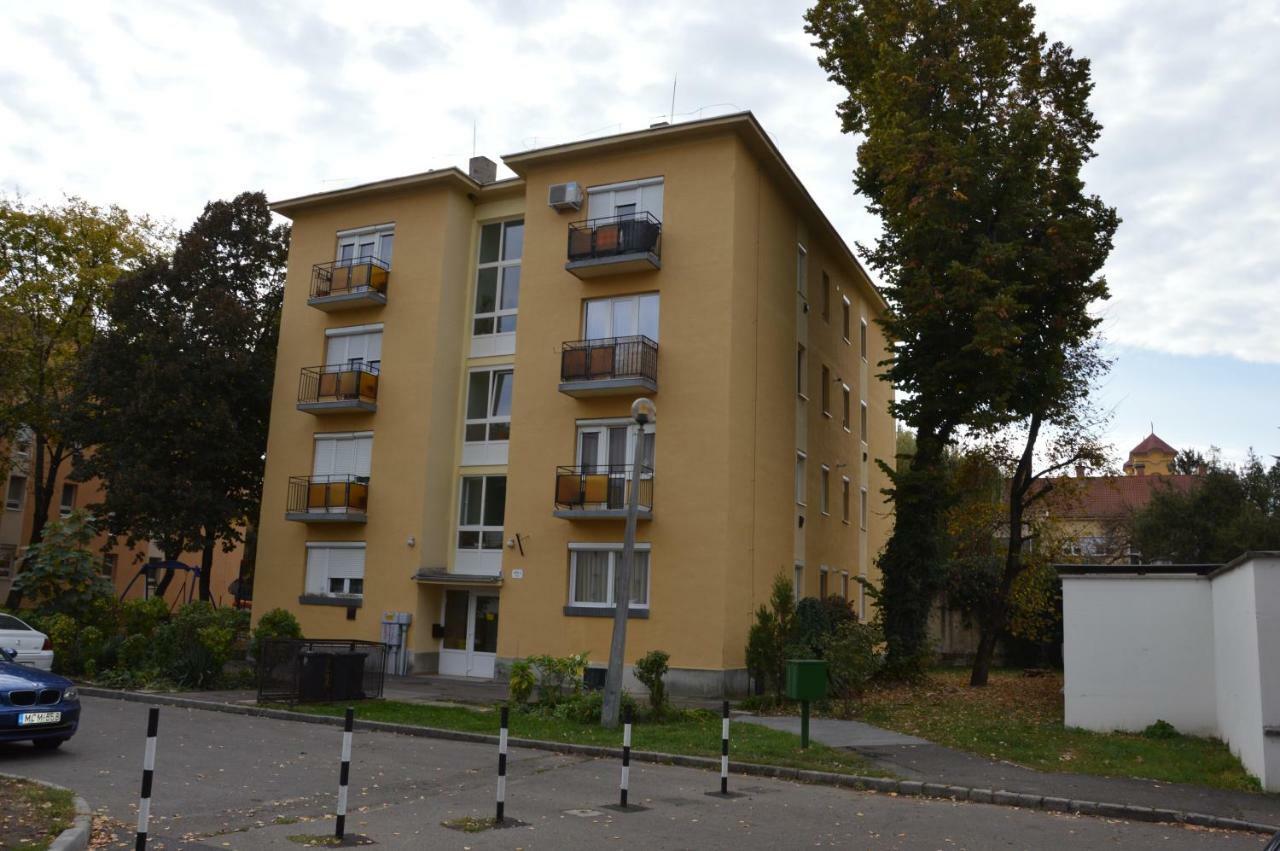 Res Apartman Eger Exterior photo